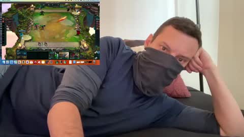 i o ro online show from December 2024 10:14:02 PM