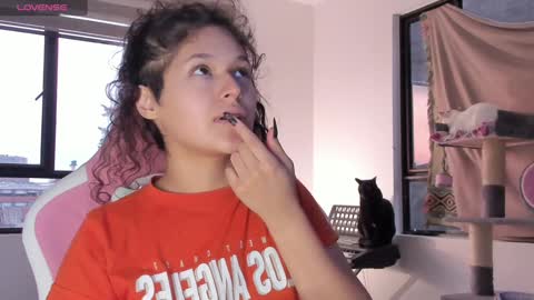 Snapshot of iam_nikki chatting on January 2025 10:55:01 PM On instagram Imm NikkiHelp me reach 100 likes online show from January 2025 10:55:01 PM