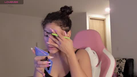 Snapshot of iam_nikki chatting on February 2025 09:43:01 PM On instagram Imm NikkiHelp me reach 100 likes online show from February 2025 09:43:01 PM