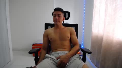 iam_yourbabyprincess_xd online show from December 2024 06:53:02 PM