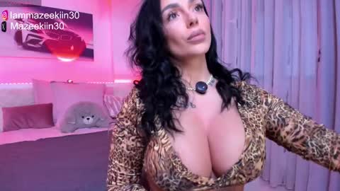 Snapshot of iammazeekiin30 chatting on April 2026 05:05:02 PM Maze online show from April 2026 05:05:02 PM