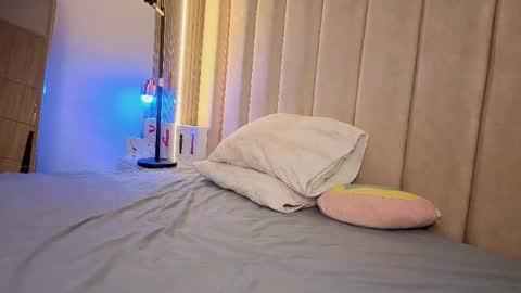 Snapshot of iamnyxy_ chatting on April 2026 11:26:01 AM Nyxy online show from April 2026 11:26:01 AM