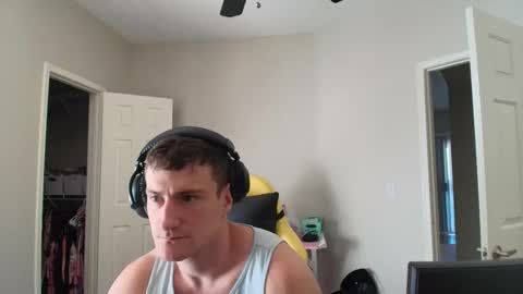 Snapshot of iamtommyparker chatting on May 2026 07:31:01 PM iamtommyparker online show from May 2026 07:31:01 PM