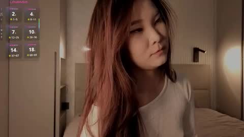 iamyuki_ online show from October 2025 03:56:02 PM