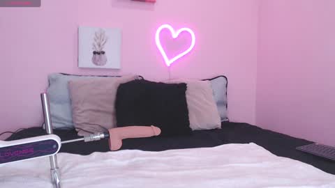 IAN CASTILLO online show from January 2025 11:20:02 AM