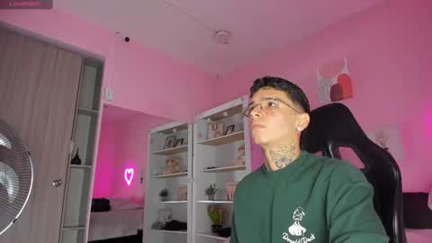 IAN CASTILLO online show from September 2025 11:14:01 AM