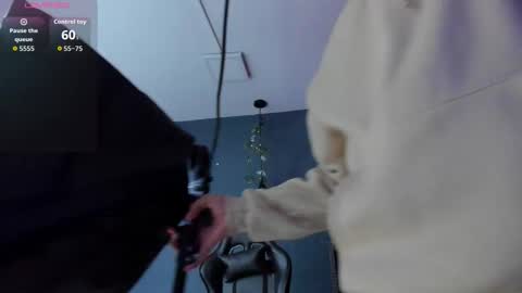 IAN CASTILLO online show from September 2025 11:26:01 AM