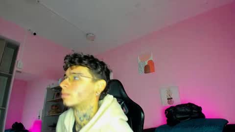 IAN CASTILLO online show from December 2025 11:19:01 AM