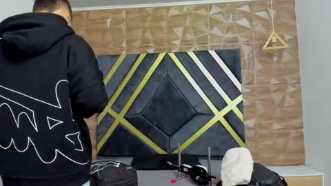 IAN CASTILLO online show from March 2026 11:10:01 AM