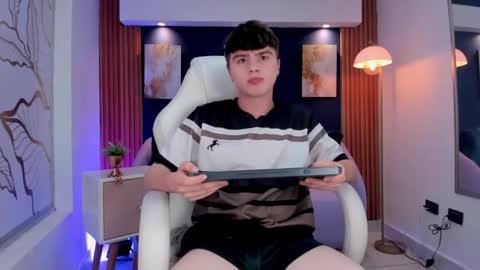 Ian  online show from April 2026 01:27:01 PM