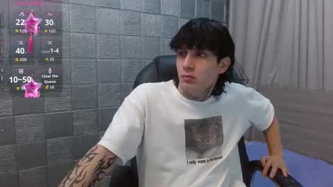 Snapshot of iancute_ chatting on December 2025 08:17:01 PM ian online show from December 2025 08:17:01 PM