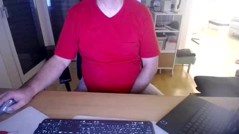 iandy12 online show from October 2025 09:49:02 PM