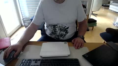 iandy12 online show from February 2026 10:53:02 AM