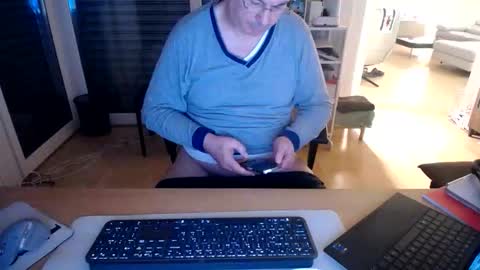 iandy12 online show from March 2026 11:11:01 PM