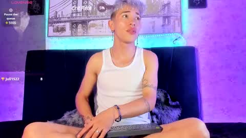 Snapshot of ianwayne_ chatting on February 2025 08:39:01 AM Andrew online show from February 2025 08:39:01 AM