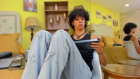 ibratxandy online show from October 2025 09:15:02 PM