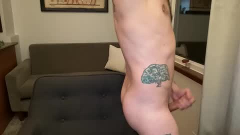 Snapshot of icculus423 chatting on April 2026 04:24:02 AM icculus423 online show from April 2026 04:24:02 AM