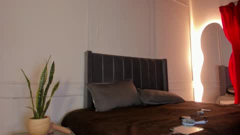 Crystall online show from September 2025 06:39:01 AM