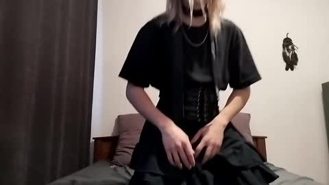 Jade online show from November 2025 01:12:02 PM