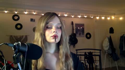 Nina online show from February 2026 11:56:01 PM