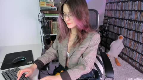 Julia online show from January 2025 11:24:01 PM