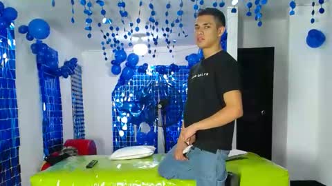 THOMAS AND DAMIAND online show from December 2024 06:16:02 PM