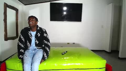 THOMAS AND DAMIAND online show from November 2025 12:17:01 PM