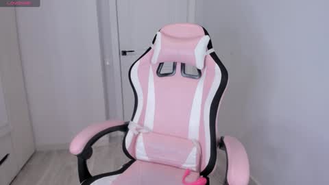 Snapshot of ichigo_o chatting on February 2025 04:41:02 PM Hitomi online show from February 2025 04:41:02 PM