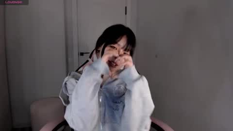 Snapshot of ichigo_o chatting on November 2025 11:14:02 PM Hitomi online show from November 2025 11:14:02 PM