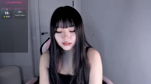 Snapshot of ichigo_o chatting on November 2025 05:24:01 PM Hitomi online show from November 2025 05:24:01 PM