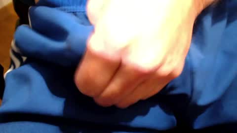 Snapshot of icky_thumps chatting on April 2026 12:05:02 AM icky_thumps online show from April 2026 12:05:02 AM