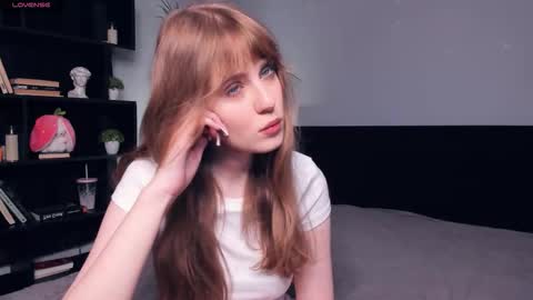 Snapshot of icyhoneybite chatting on November 2025 08:47:01 AM Jane online show from November 2025 08:47:01 AM