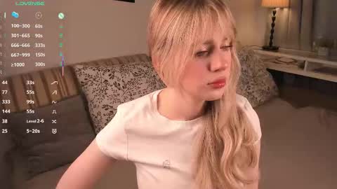 Snapshot of icyhoneybite chatting on December 2025 09:03:01 AM Jane online show from December 2025 09:03:01 AM