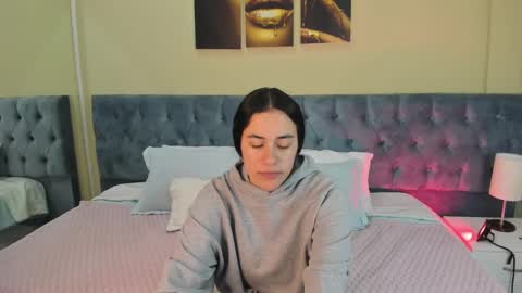 Icy online show from February 2025 11:27:02 AM