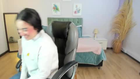 Icy online show from April 2026 12:33:01 PM