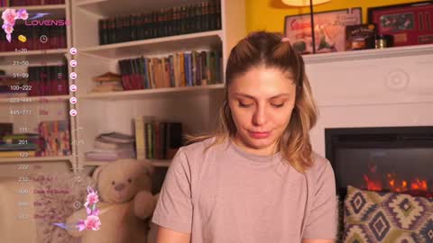 Snapshot of idontlikeguccibelts chatting on December 2024 08:01:02 AM Little Flower online show from December 2024 08:01:02 AM