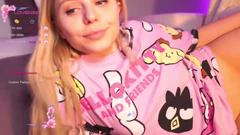 Snapshot of idontlikeguccibelts chatting on February 2025 02:15:02 PM Little Flower online show from February 2025 02:15:02 PM