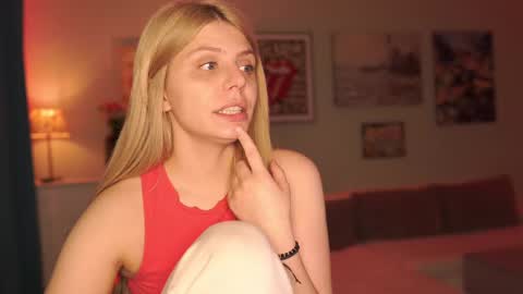 Snapshot of idontlikeguccibelts chatting on February 2025 03:30:02 PM Little Flower online show from February 2025 03:30:02 PM