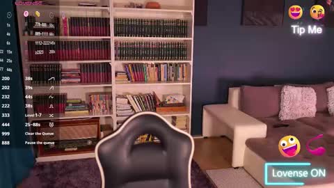 Snapshot of idontlikeguccibelts chatting on September 2025 04:52:02 PM Little Flower online show from September 2025 04:52:02 PM