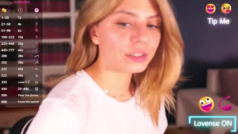 Snapshot of idontlikeguccibelts chatting on September 2025 05:25:01 PM Little Flower online show from September 2025 05:25:01 PM