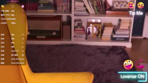 Snapshot of idontlikeguccibelts chatting on September 2025 05:48:01 PM Little Flower online show from September 2025 05:48:01 PM