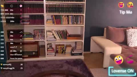 Snapshot of idontlikeguccibelts chatting on October 2025 07:22:02 PM Little Flower online show from October 2025 07:22:02 PM