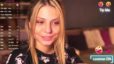 Snapshot of idontlikeguccibelts chatting on October 2025 05:55:01 PM Little Flower online show from October 2025 05:55:01 PM