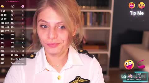 Snapshot of idontlikeguccibelts chatting on October 2025 03:45:01 PM Little Flower online show from October 2025 03:45:01 PM