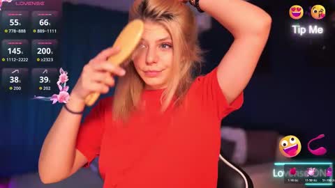 Snapshot of idontlikeguccibelts chatting on November 2025 05:15:02 PM Little Flower online show from November 2025 05:15:02 PM