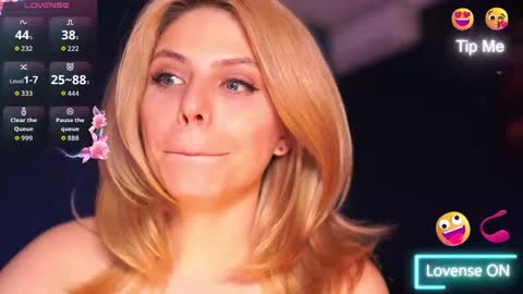 Snapshot of idontlikeguccibelts chatting on November 2025 06:43:01 PM Little Flower online show from November 2025 06:43:01 PM