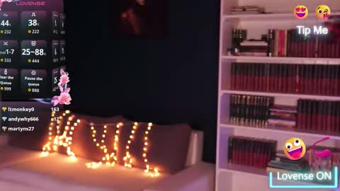 Snapshot of idontlikeguccibelts chatting on December 2025 07:53:02 PM Little Flower online show from December 2025 07:53:02 PM