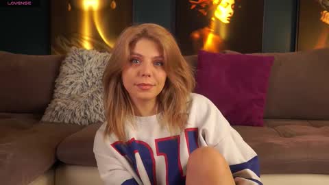 Snapshot of idontlikeguccibelts chatting on February 2026 06:47:02 PM Little Flower online show from February 2026 06:47:02 PM