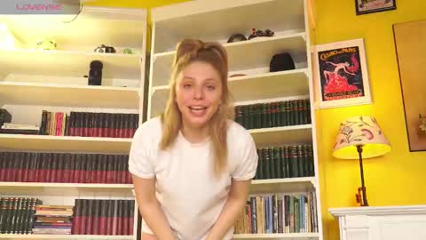 Snapshot of idontlikeguccibelts chatting on February 2026 07:23:01 PM Little Flower online show from February 2026 07:23:01 PM