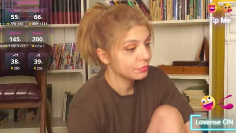 Snapshot of idontlikeguccibelts chatting on February 2026 08:09:01 PM Little Flower online show from February 2026 08:09:01 PM